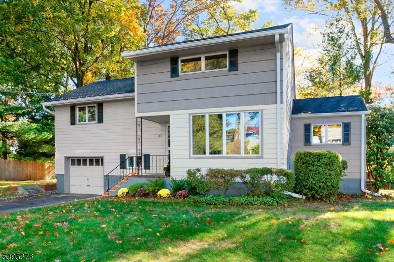 Midland Park Boro, NJ 07432,140 Chamberlain Pl