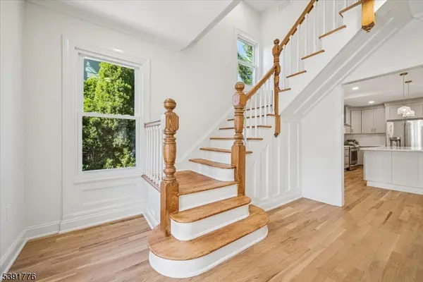 Somerville Boro, NJ 08876,211 E High St