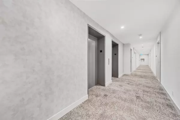 Brampton, ON L7A 4S6,215 Veterans DR #709