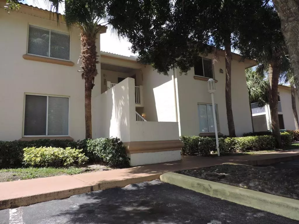 West Palm Beach, FL 33409,12104 Glenmoor Dr #12104