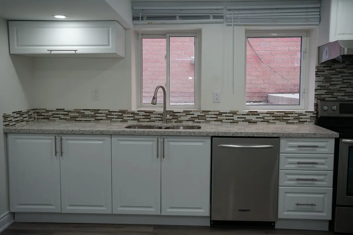 Mississauga, ON L5R 3K1,5278 Astwell AVE #Lower