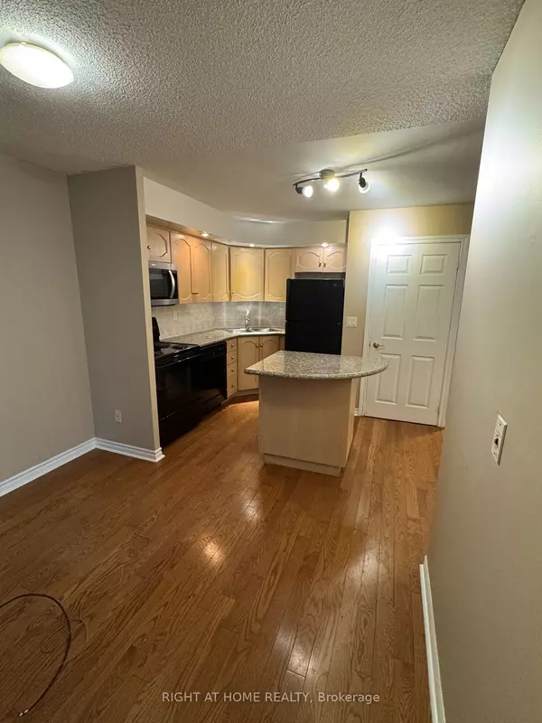 Toronto C01, ON M5V 3P6,250 Wellington ST W #644