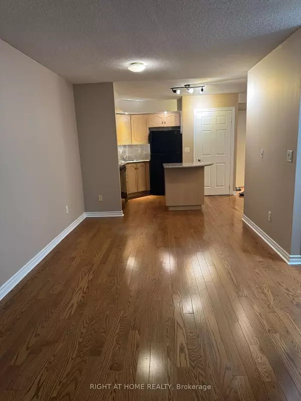 Toronto C01, ON M5V 3P6,250 Wellington ST W #644