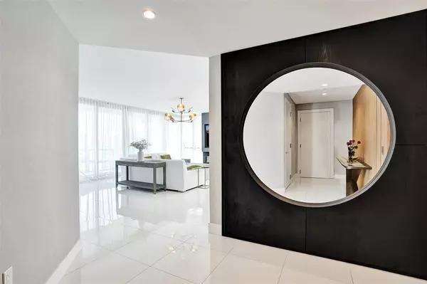 Fort Lauderdale, FL 33301,100 E Las Olas Blvd #2701