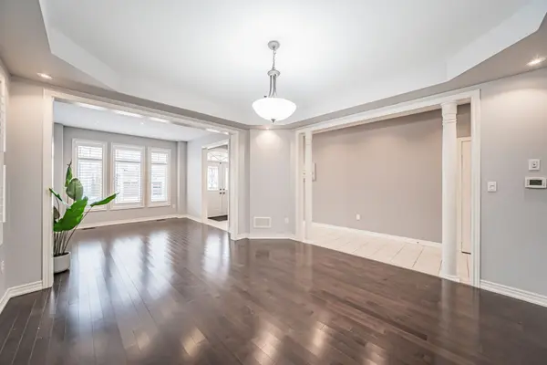 Oakville, ON L6M 0T1,3152 Larry CRES