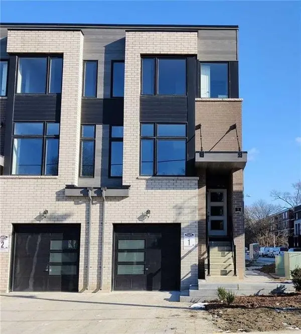 9 Blackstone ST #Upper, Toronto W04, ON M6L 0A3