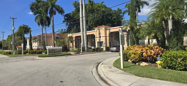 11975 NW 11th St #., Pembroke Pines, FL 33026