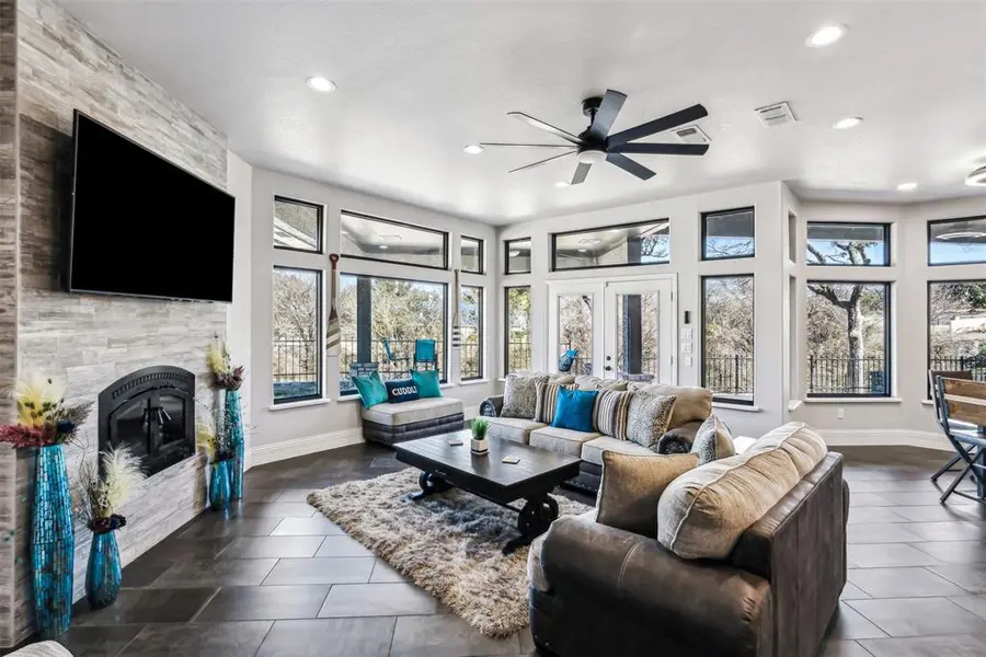 2100 Gene Court, Granbury, TX 76048