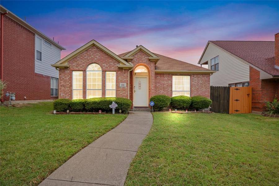108 Hunter Drive, Cedar Hill, TX 75104