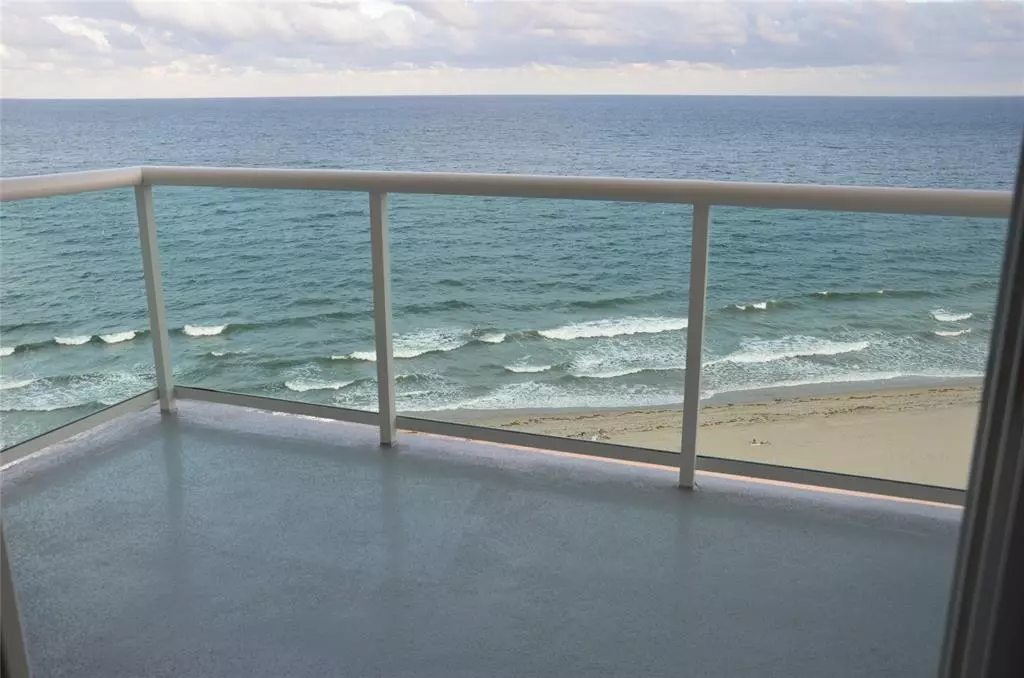 Lauderdale By The Sea, FL 33308,6000 N Ocean Blvd #12C