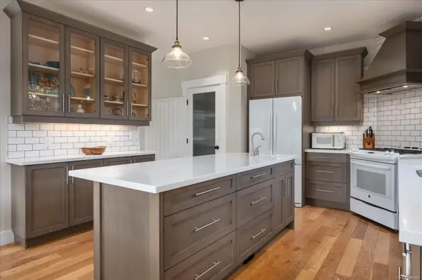 Parksville, BC V9P 2R6,672 Lowry's Rd