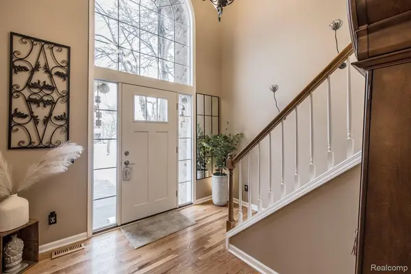 Lake Orion, MI 48359,3521 E Pond LN