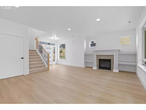 Clackamas, OR 97015,14988 SE Andre WAY