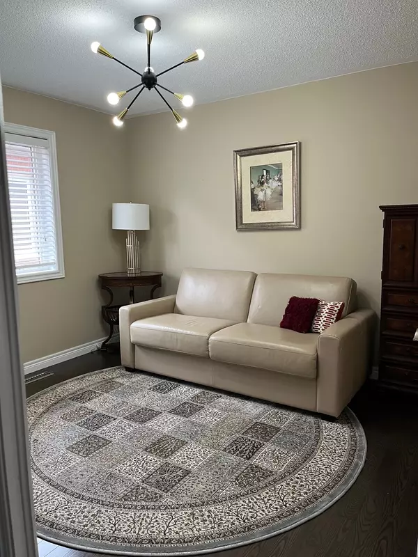 Newmarket, ON L3X 3H2,386 Gilpin DR