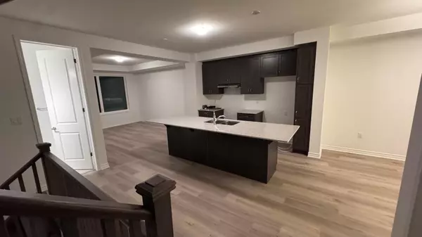 Barrie, ON L9J 1A5,98 Pearen LN