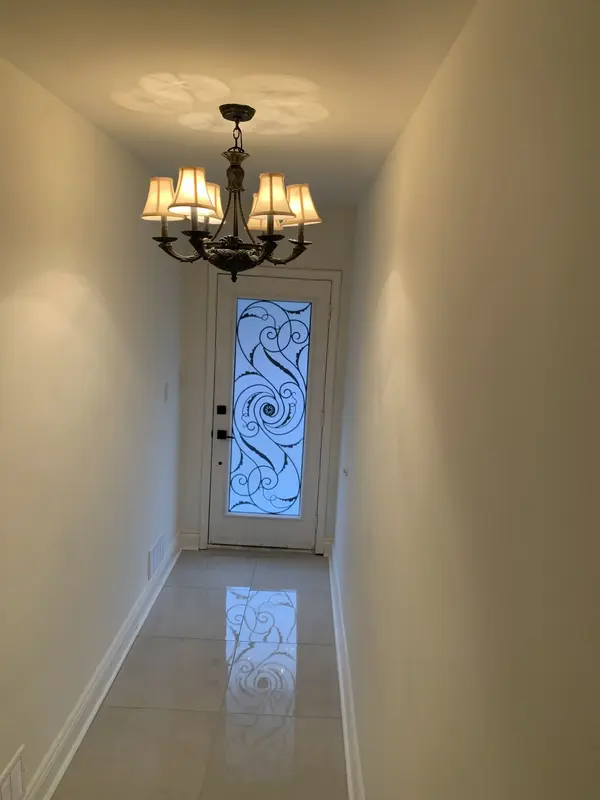 Hamilton, ON L8L 6L6,12 Kinrade AVE