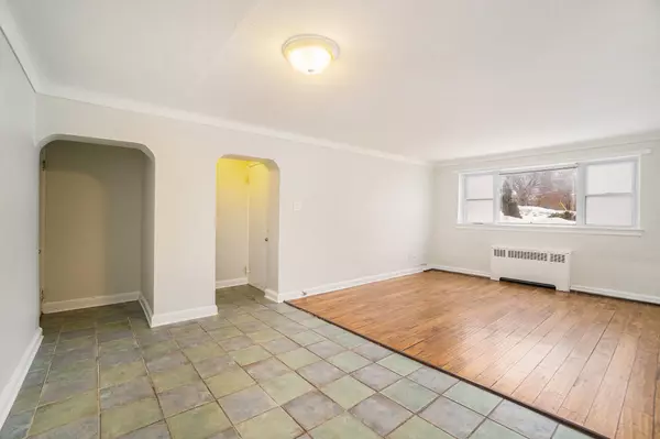 Carlingwood - Westboro And Area, ON K2A 1W1,726 Edison AVE #1