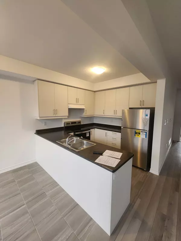 Niagara Falls, ON L2G 3L9,7432 Baycrest Common