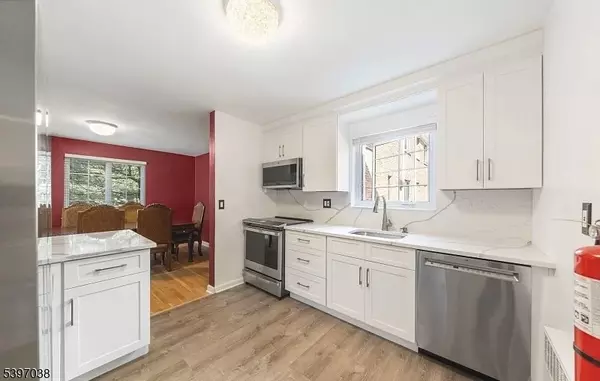 Springfield Twp., NJ 07081,85A Troy Dr