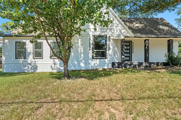 Winnsboro, TX 75494,605 N Main Street