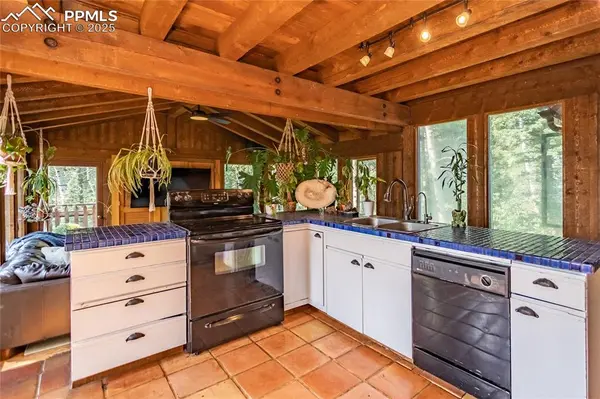 Manitou Springs, CO 80829,6250 Coffee Pot RD