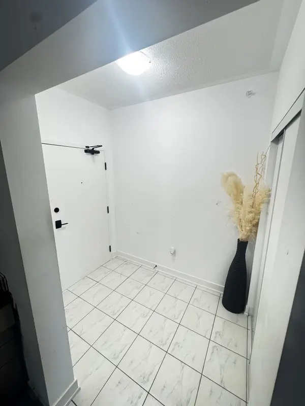 Barrie, ON L9J 0M2,4 Spice WAY #615