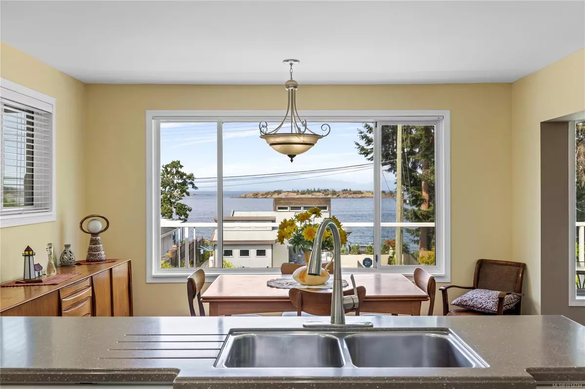 Nanoose Bay, BC V9P 9J3,3022 Park Pl