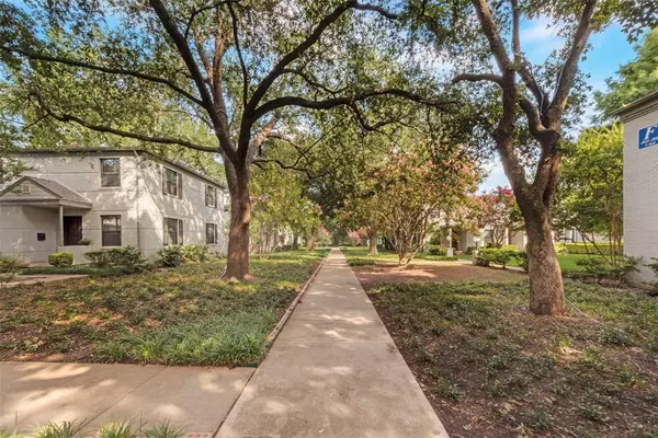 Dallas, TX 75235,4930 N Hall Street #B