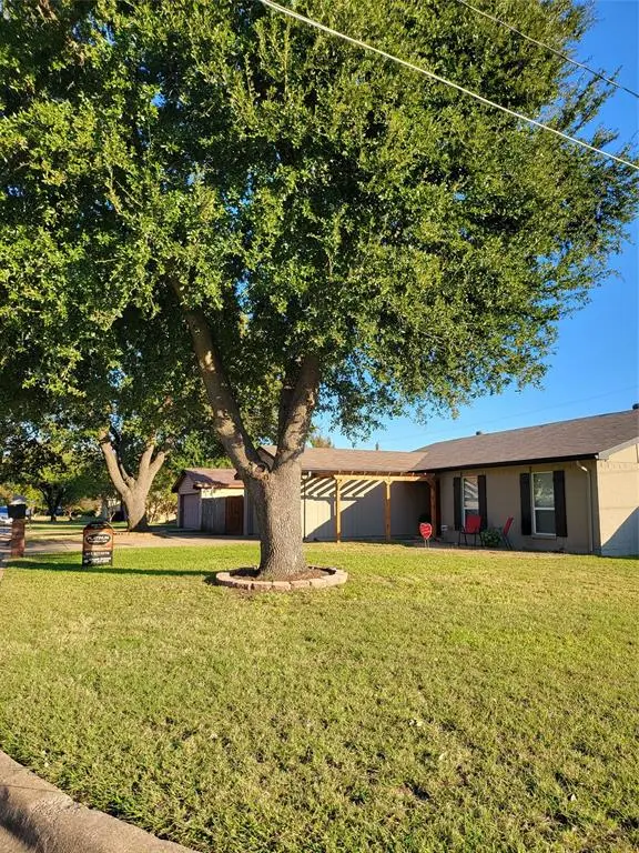 Arlington, TX 76006,1900 San Saba Lane