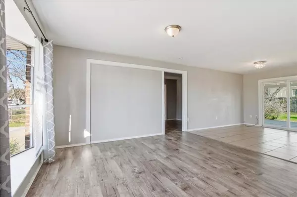 Saginaw, TX 76179,837 S Hampshire Street