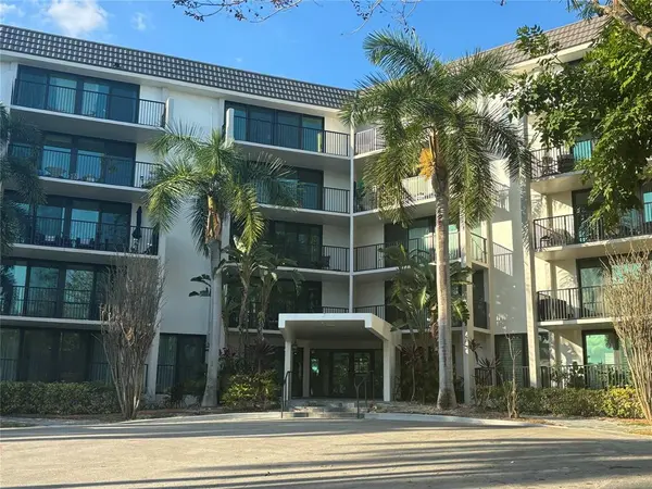 Fort Lauderdale, FL 33315,900 River Reach Dr #216