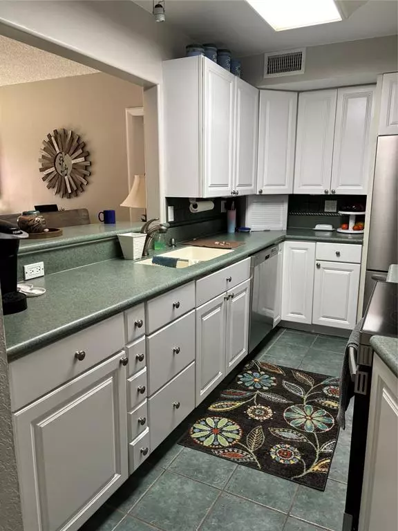 Fort Lauderdale, FL 33315,900 River Reach Dr #216