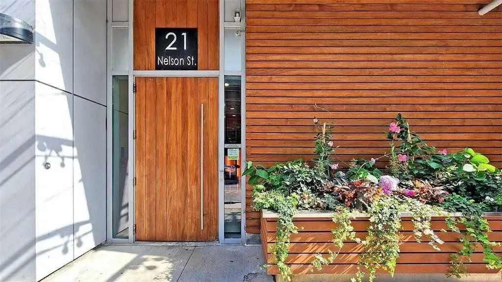 Toronto C01, ON M5V 3H9,21 Nelson ST #602