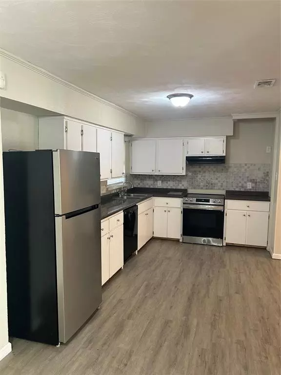 Dallas, TX 75228,9915 La Prada Drive