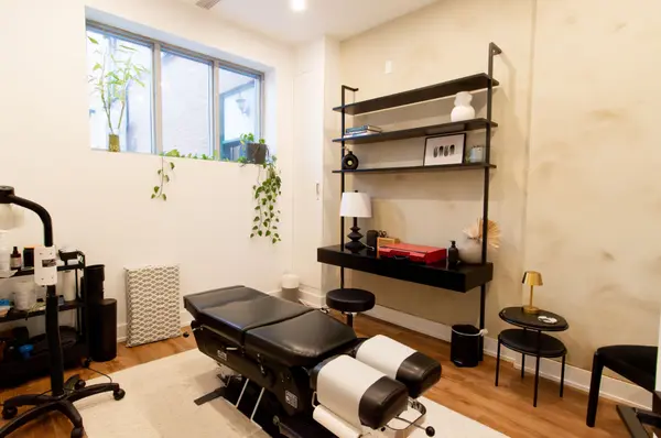 Glebe - Ottawa East And Area, ON K1S 2L1,99 Fourth AVE