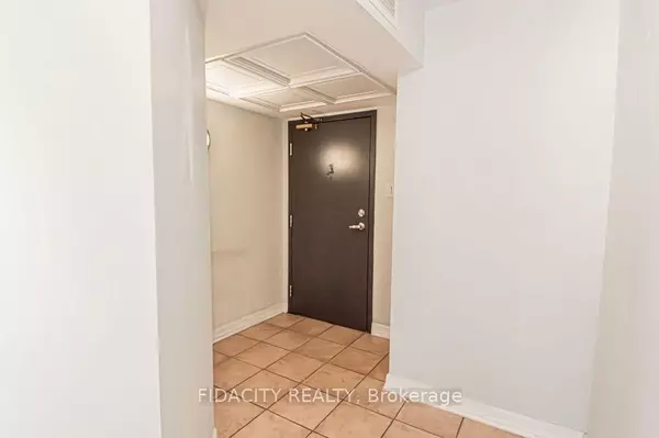 Carlington - Central Park, ON K2C 4G4,310 Central Park DR #5L