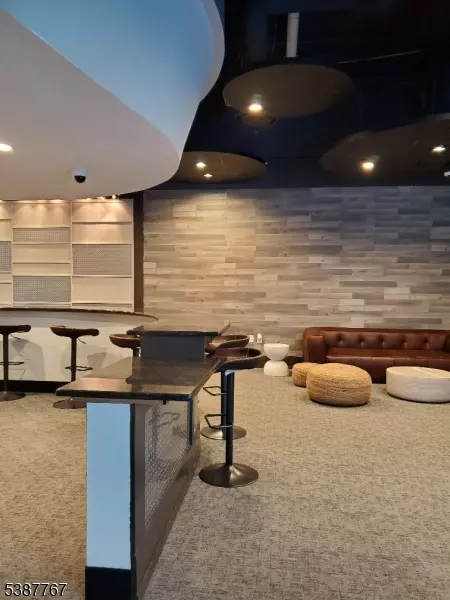 Rahway City, NJ 07065,1 Carriage City Plz #1115