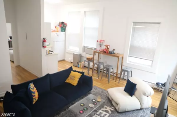 Montclair Twp., NJ 07042,41 Glenridge Ave #2L