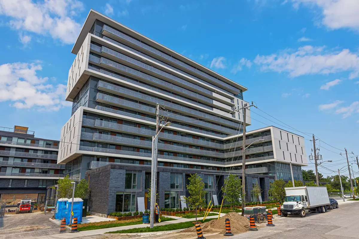 Toronto C04, ON M6A 2M1,120 Varna DR #325