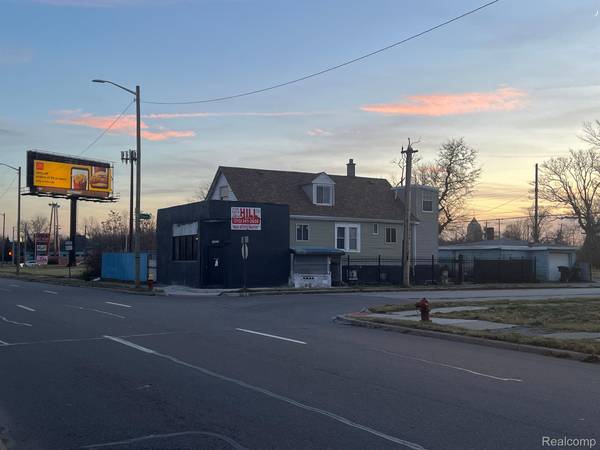 9071 CHRYSLER DR, Detroit, MI 48211