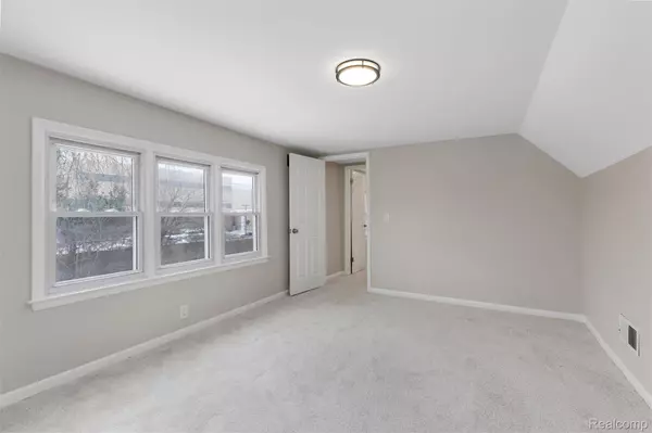 Farmington Hills, MI 48336,21305 Oxford AVE