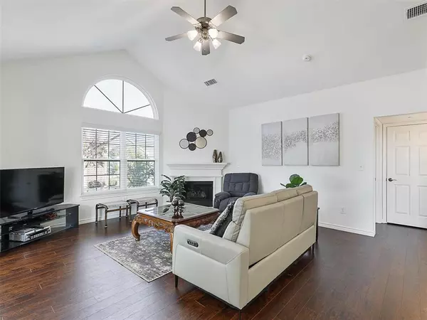 Plano, TX 75093,2601 Marsh Lane #124