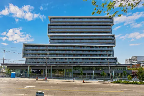 Toronto C04, ON M6A 2M1,120 Varna DR #325