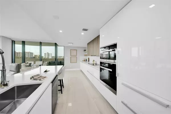 Pompano Beach, FL 33062,730 N Ocean Blvd #405