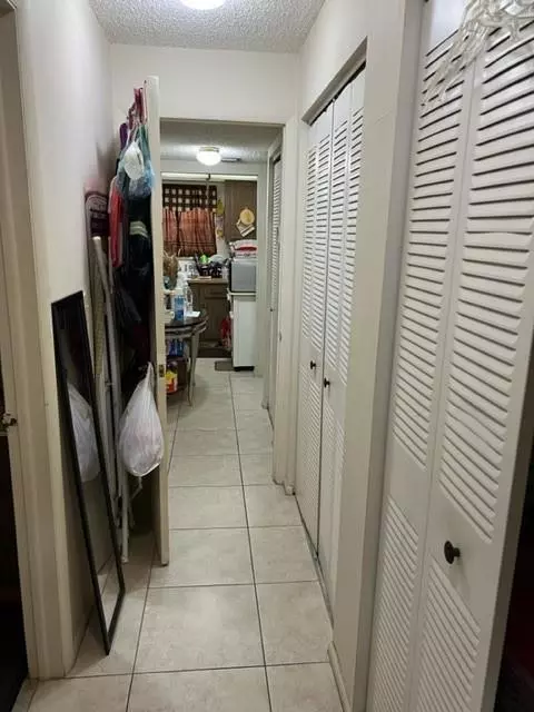 Lauderhill, FL 33313,4220 NW 21st St #209