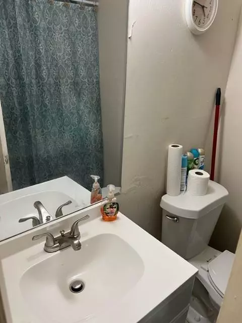 Lauderhill, FL 33313,4220 NW 21st St #209