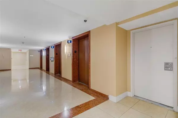 Miami, FL 33132,1717 N Bayshore Dr #3040