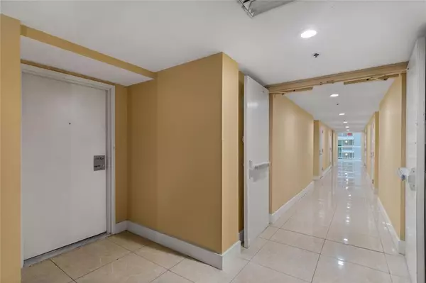 Miami, FL 33132,1717 N Bayshore Dr #3040