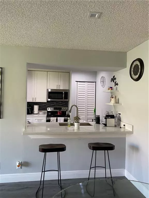 Pembroke Pines, FL 33025,401 SW 86th Ave #103