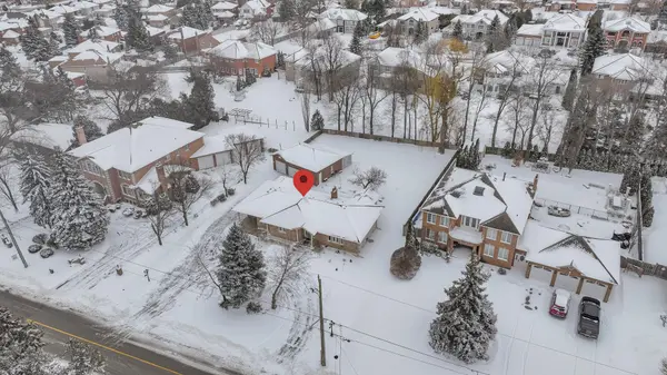 Markham, ON L3R 8G2,85 Lee AVE